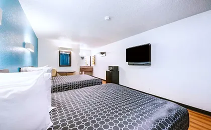 Sky Palace Inn & Suites By Jasper Beeville