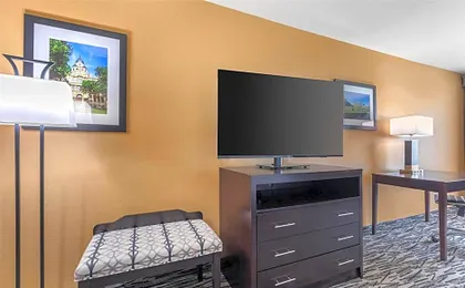 Best Western Plus Denton Inn & Suites