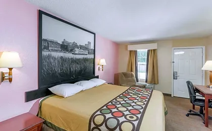 Super 8 by Wyndham Statesboro