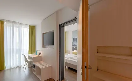 Super 8 by Wyndham Dresden