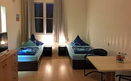 Zimmerfrei-Dresden mit Bad-Miniküche Self Check In 24-7