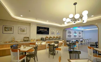 Front One Boutique Hotel Taman Anggrek