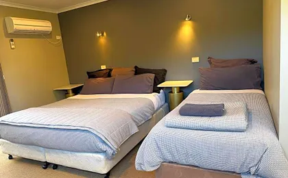 Motel Strahan