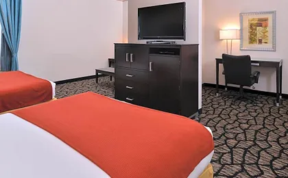 Holiday Inn Express & Suites Tacoma South - Lakewood by IHG