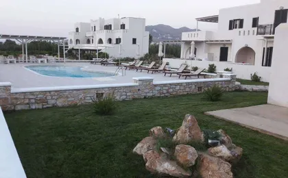 Iphimedeia Apartments & Suites