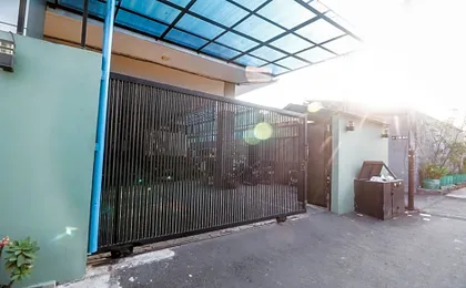 RedDoorz Plus near Semanggi