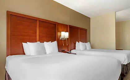 Comfort Suites Medical Center near Six Flags