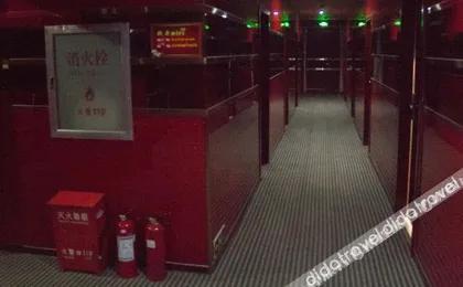 Huaying Hotel (Tangshan Qianxi Yufeng Street Shop)