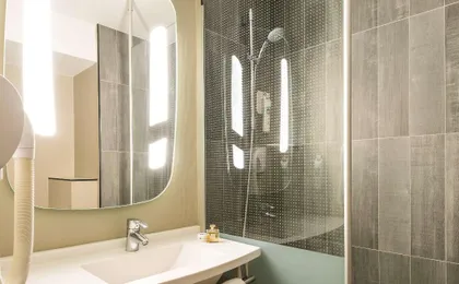 IBIS PARIS GARE DU NORD CHATEAU LANDON 10EME