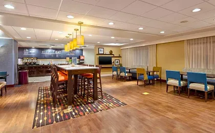 Hampton Inn Waterbury