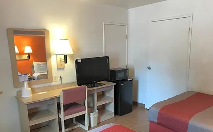 Motel 6-Des Moines, IA - North