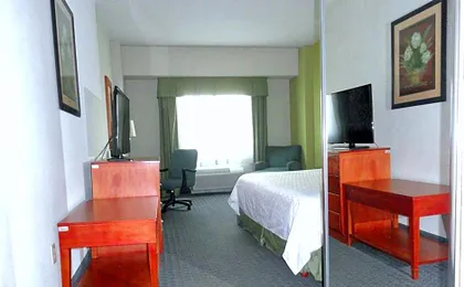 Holiday Inn Express & Suites Toluca Zona Aeropuerto By IHG