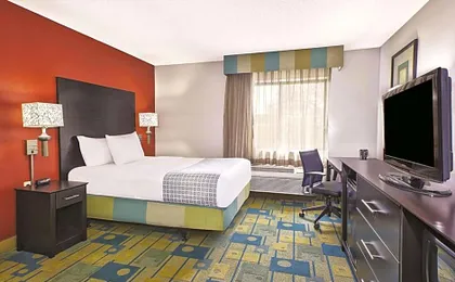 La Quinta Inn & Suites by Wyndham Toledo Perrysburg