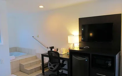 SureStay Hotel by Best Western Seaside Monterey