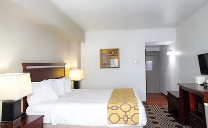 Baymont by Wyndham Delavan Near Lake Geneva