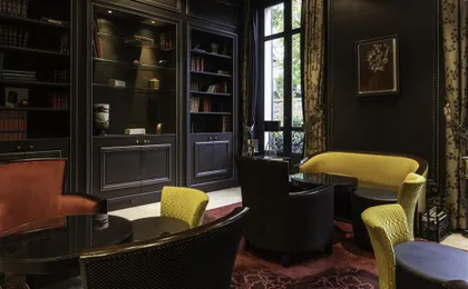 Hotel Lounge