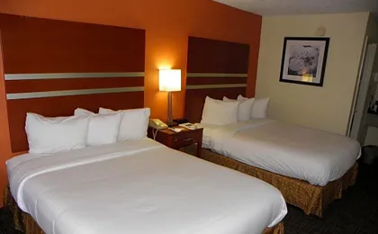 Days Inn by Wyndham Dalton