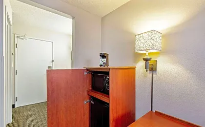 La Quinta Inn & Suites by Wyndham Harrisburg Airport Hershey