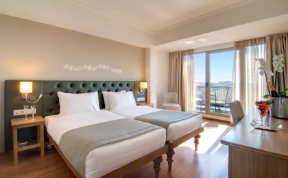 Titania Hotel