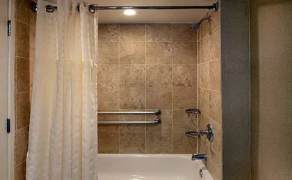 Embassy Suites by Hilton Philadelphia Airport