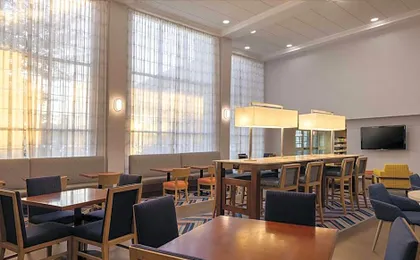 Hampton Inn & Suites State College at Williamsburg Square