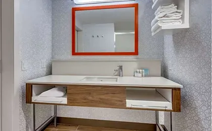 Hampton Inn & Suites Kittery-Portsmouth