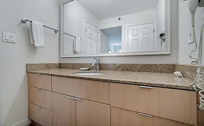Doral Suites