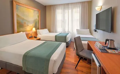 Catalonia Excelsior Hotel