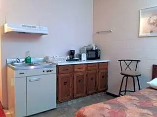 Macklin Motor Inn
