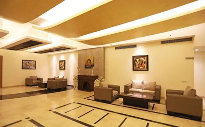 Glitz Westend Inn