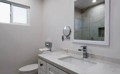 Studio City Court Yard Hotel