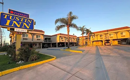 Orange Tustin Inn in Orange