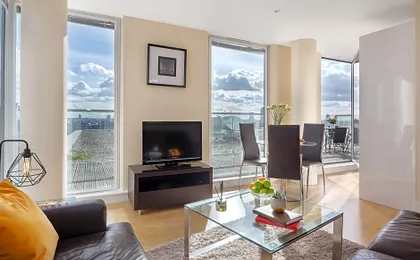Sublime Lanterns Court One-Bedroom Apartments