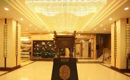 Sunshine Holiday Hotel