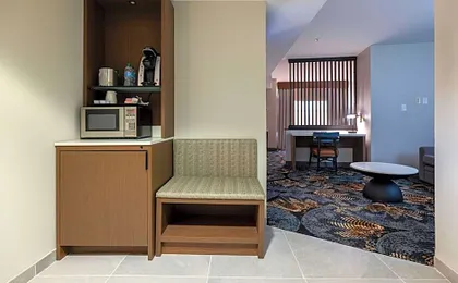 DoubleTree By Hilton Hotel Savannah Airport
