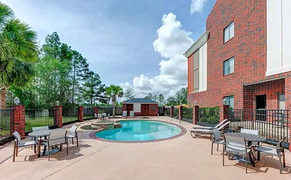Holiday Inn Express Hotel & Suites Winnie By IHG