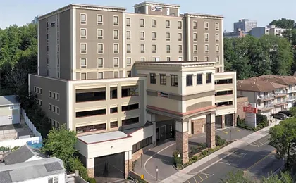 Best Western Premier NYC Gateway Hotel