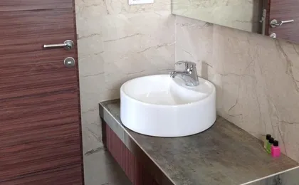 Pals Hotel, Mumbai