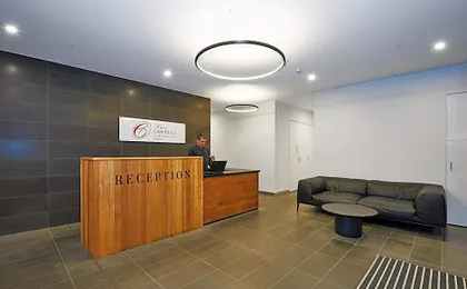 Melbourne Knox Central Apartment Hotel Official