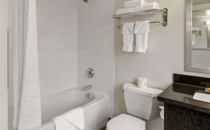 Best Western Plus Pitt Meadows Inn & Suites