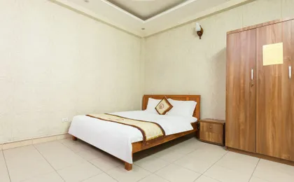 Spot On 693 Hoang Long Hotel