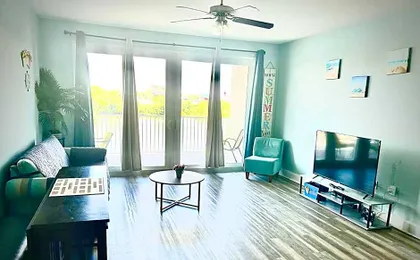 LAKETOWN 5 POOLs STEPS TO BEACH FAMILY FRIENDLY