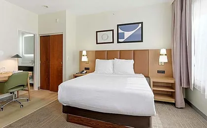 Best Western Plus Hannaford Inn & Suites