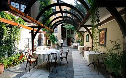 Old Legends Hotel