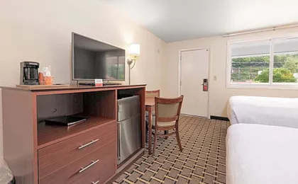 Econo Lodge Cherokee Near Island Park