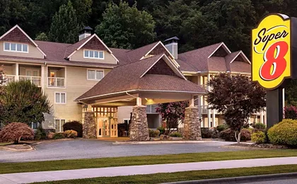 Super 8 by Wyndham Cherokee