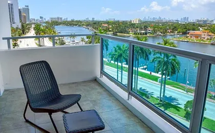Seacoast Suites on Miami Beach