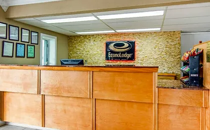 Econo Lodge Madison Airport