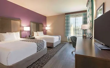 La Quinta Inn & Suites by Wyndham Terre Haute