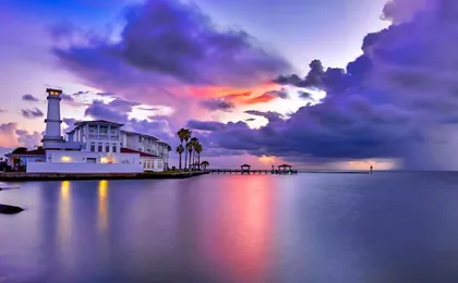 Lighthouse Inn at Aransas Bay